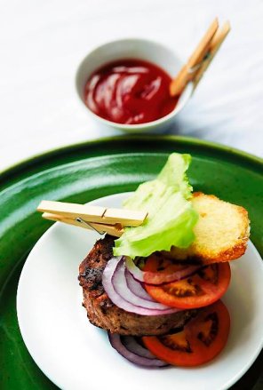 Hamburger z wołowiny  prosty przepis i składniki