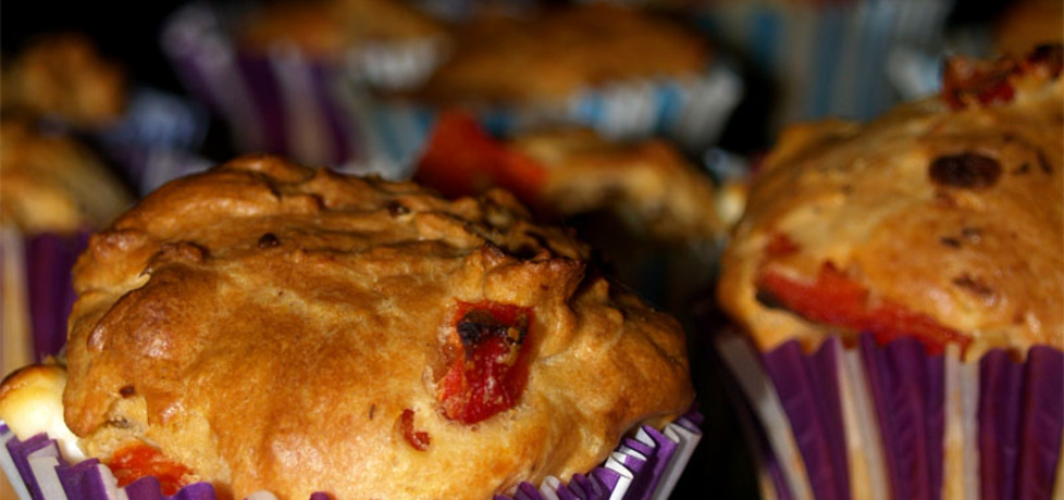 Muffiny z serem feta i czerwoną papryką (autor: ali)