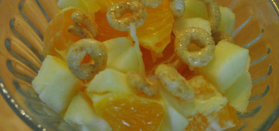 Sałatka owocowa ze słodkimi chrupkami (autor: bartek8585 ...