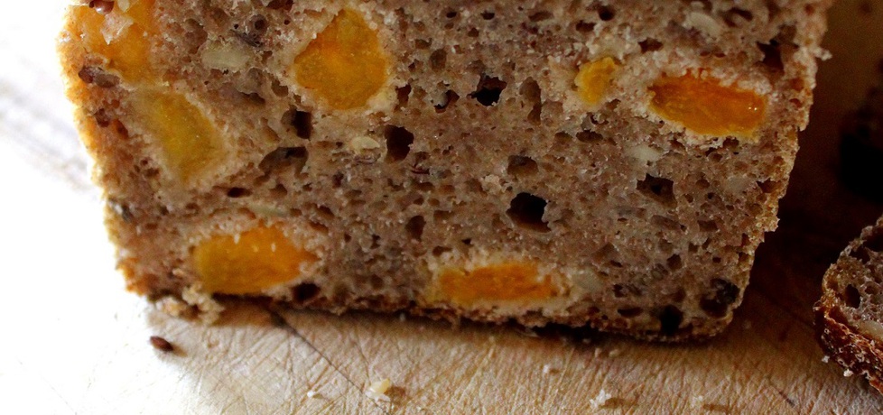 Chleb żytnio  pszenny z morelami (autor: pyszota)