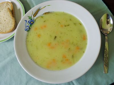Łagodna zupa ogórkowa