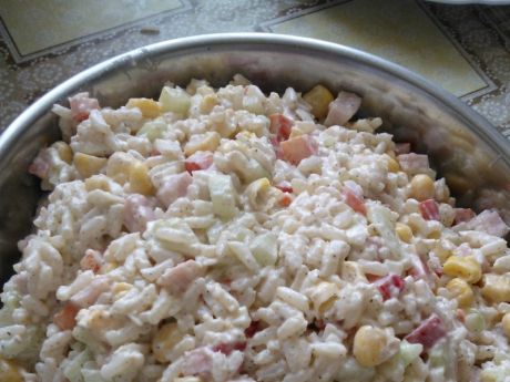 Przepis  sałatka ryżowa z szynką drobiową przepis