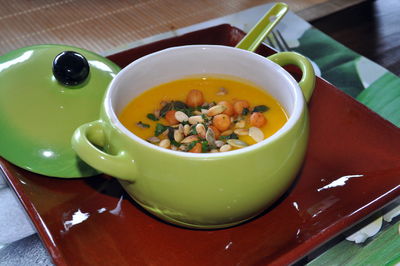 Dyniowa zupa z kozim serem
