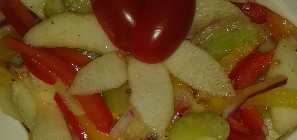 Sałatka warzywna z owocami (autor: misia13)