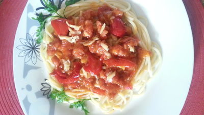 Aromatyczne spaghetti z miesem a'la pomidorowo