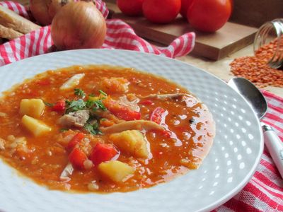 Rozgrzewająca zupa z czerwoną soczewicą