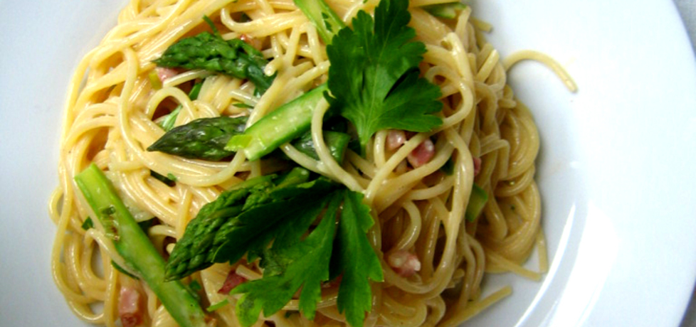Spaghetti z szynką i szparagami (autor: brioszka)