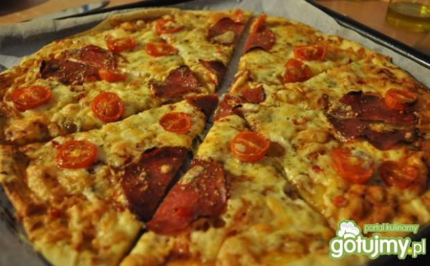 Pizza na cienkim cieście  najlepsze przepisy kulinarne