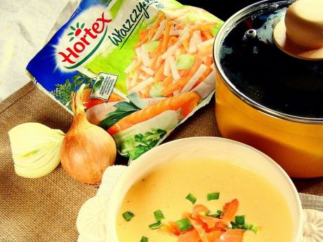 Przepis  serowa zupa z wędzonym łososiem przepis