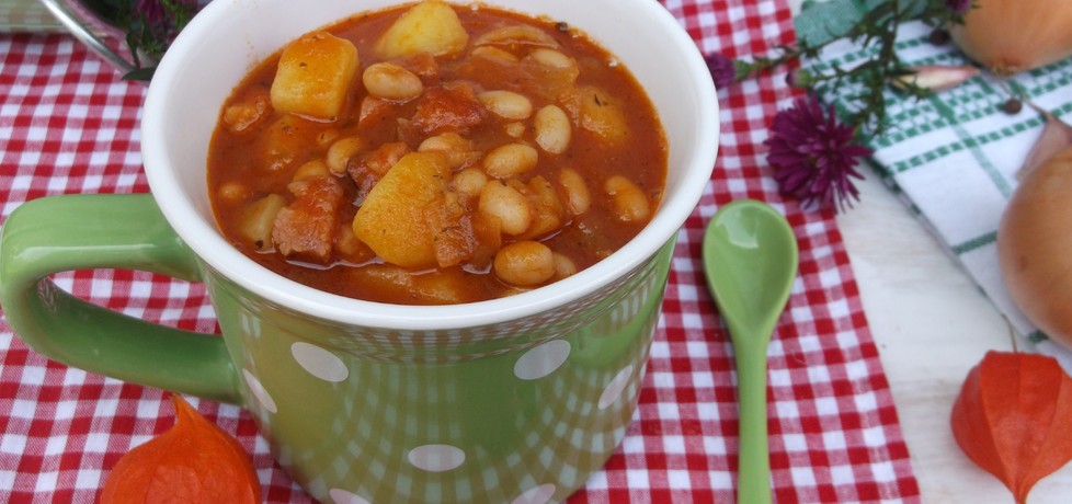 Gęsta zupa z fasolą, ziemniakami i boczkiem. (autor: babeczka35 ...
