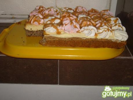 Przepis kulinarny: ciasto z bezami. gotujmy.pl