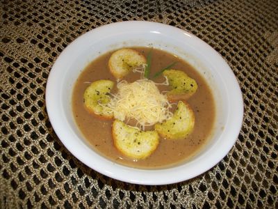 Zupa cebulowa z grzankami ( krem )