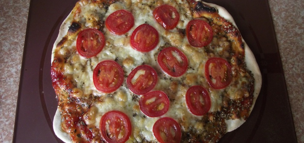 Prowansalska pizza z mozzarellą i pomidorami (autor: konczi ...