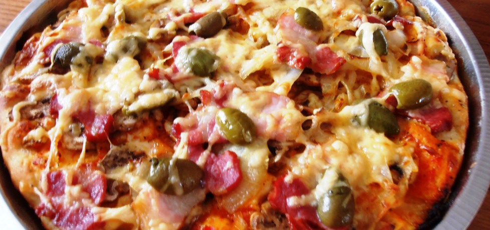Pizza z zielonymi oliwkami (autor: 2milutka)