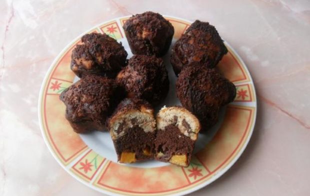 Przepis  dwukolorowe muffiny z brzoskwiniami przepis