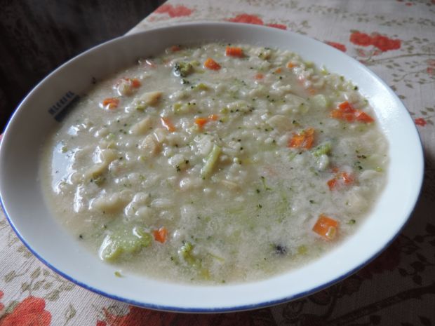 Przepis  zupa brokułowo-porowa z ryżem przepis