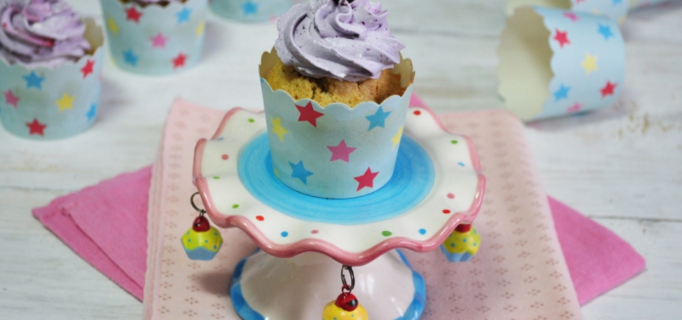 Pełnoziarniste cupcakes z jagodami (autor: mienta ...