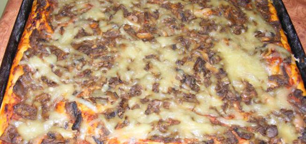 Pizza z pieczarkami i serem (autor: barbara777)