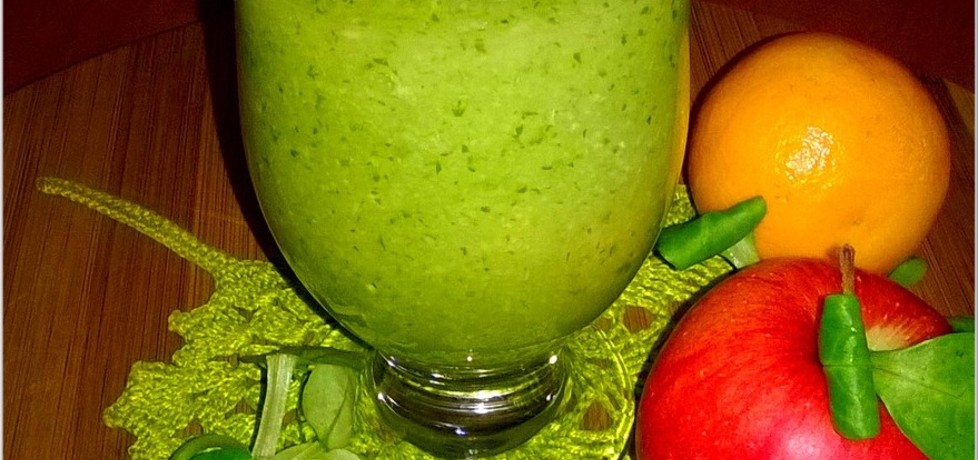 Zielone smoothie (z selerem, jabłkiem, roszponką i mandarynką ...
