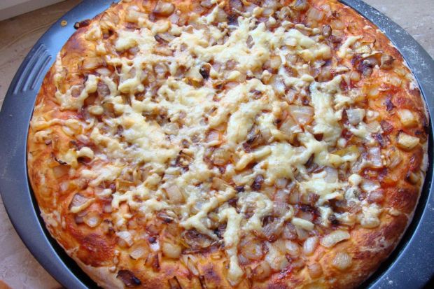 Przepis  łatwa pizza cebulowa przepis
