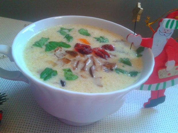 Przepis  świąteczna zupa grzybowa z żurawiną przepis