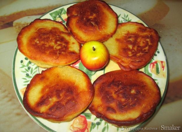 Placuszki pszenno-kukurydziane z jabłkiem