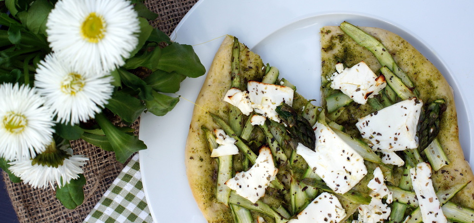 Zielona pizza ze szparagami (autor: kulinarne-przgody