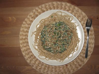 Spaghetti ze szpinakiem i serem mascarpone.
