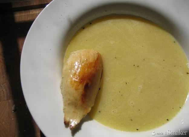 Czosnkowa, pożywna zupa