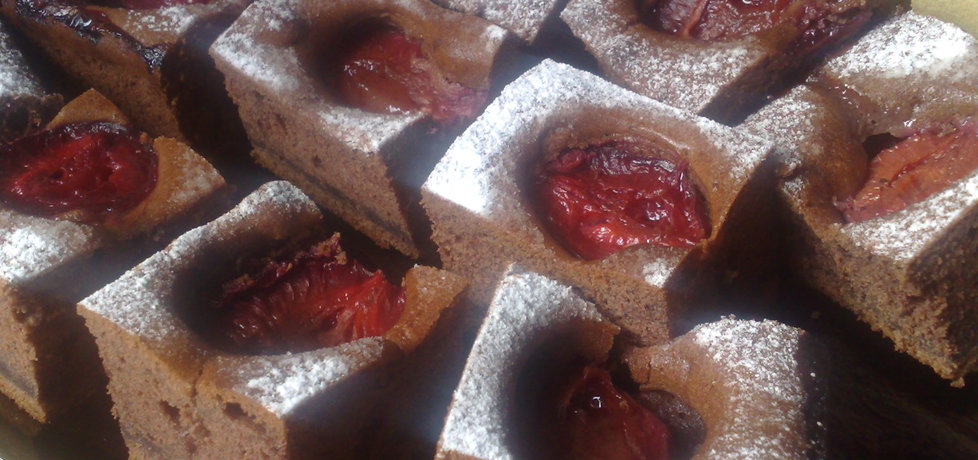 Ucierane czekoladowe ciasto ze śliwkami (autor: teresa18 ...