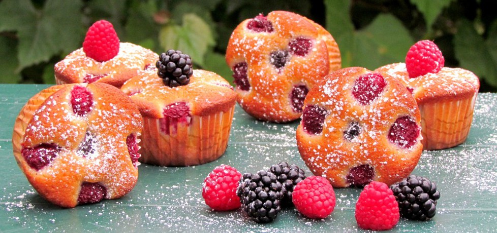 Muffinki z malinami i jeżyną (autor: rosik93)