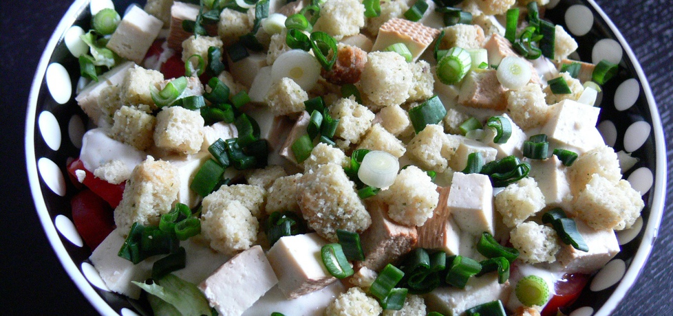 Sałatka z grzankami i wędzonym tofu (autor: bernadettap ...