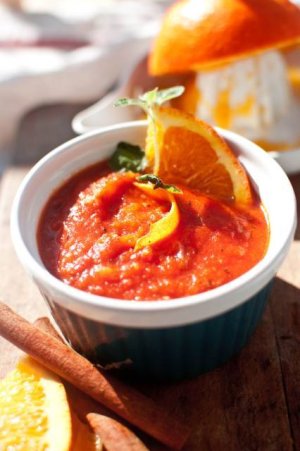 Zupa pomidorowa z cynamonem i pomarańczą