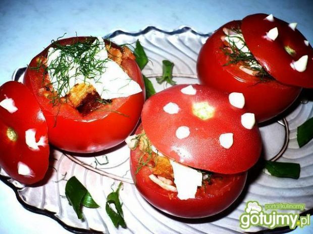 Jak zrobić faszerowane pomidory? gotujmy.pl