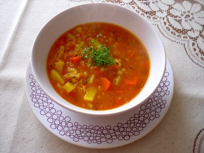 Soczewicowa zupa z pomidorami
