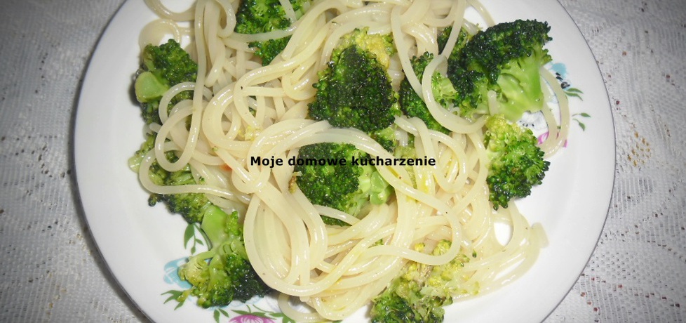 Spaghetti z brokułami, czosnkiem i chilli (autor: bozena6 ...