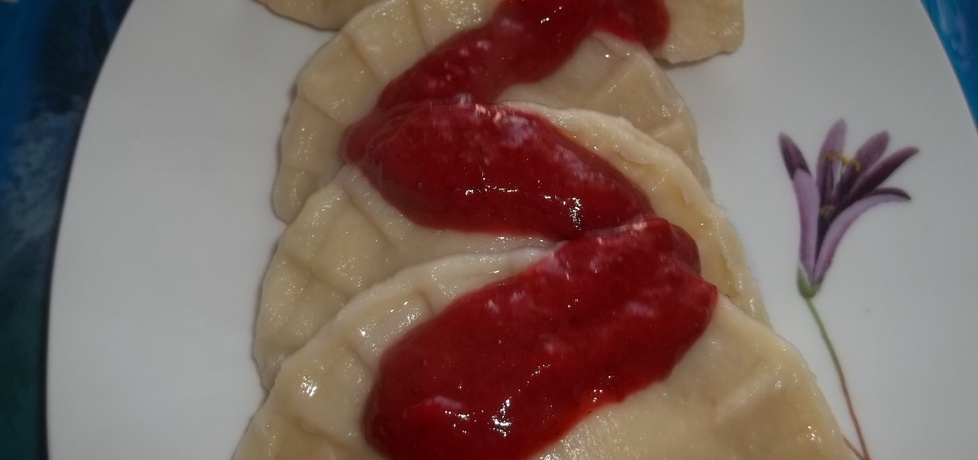 Pierogi serowo truskawkowe (autor: gosia1988)