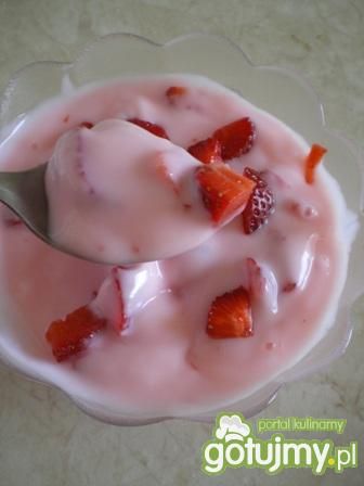 Sposób przygotowania: jogurt truskawkowy. gotujmy.pl