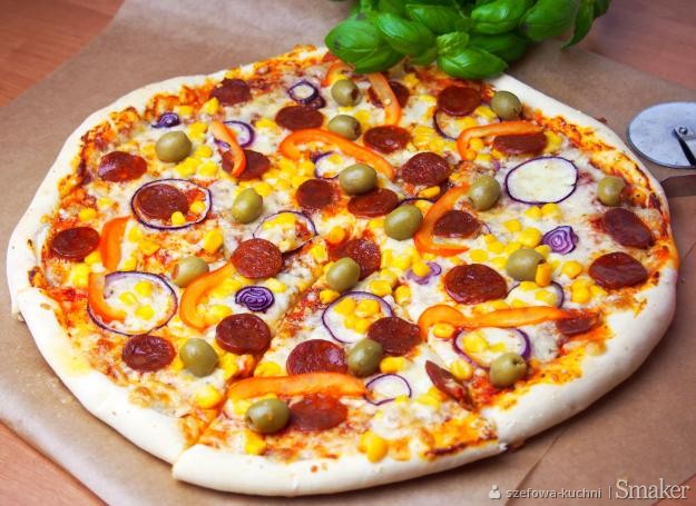 Hiszpańska pizza z chorizo