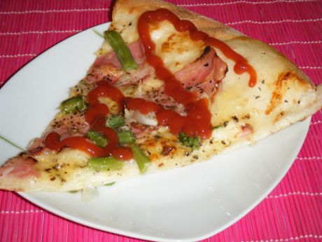 Przepis  pizza ze szparagami i fasolką przepis