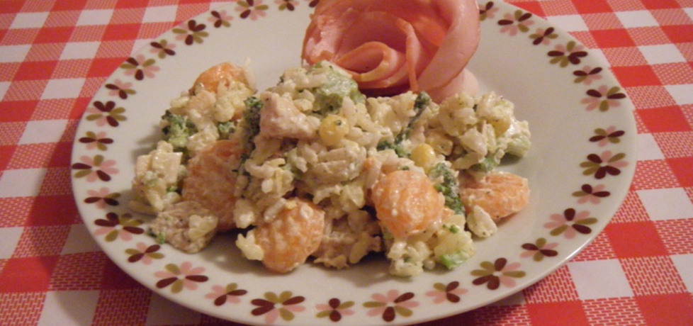 Sałatka z ryżu, brokułów i mięsa. (autor: ikrakowianka ...