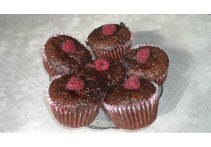Muffinki czekoladowe z malinami