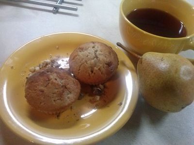 Cynamonowe muffiny z orzechami i gruszkami