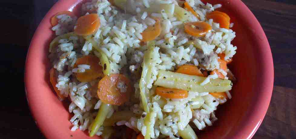 Ryż z kurczakiem, fasolką i marchewką (autor: irenam ...