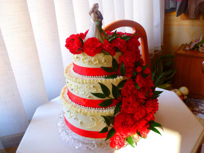 Piętrowy tort na ślub