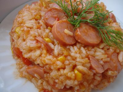 Potrawka ryżowa z parówkami
