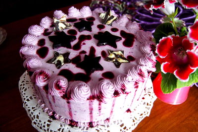 Mega porzeczkowy tort urodzinowy