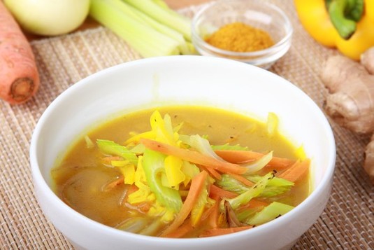 Delikatna i bogata zupa z curry