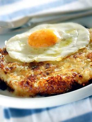 Bubble and squeak (omlet z jajkiem sadzonym)