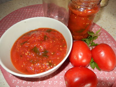 Domowy przecier pomidorowy z selerem